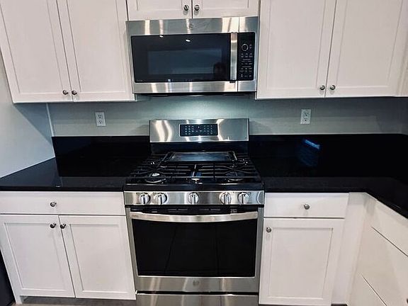 5th image of 401 Venge Ct