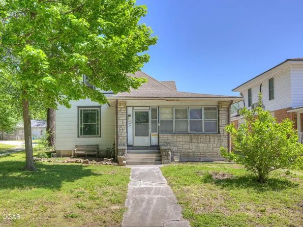 1242 S Garrison Ave, Carthage, MO 64836