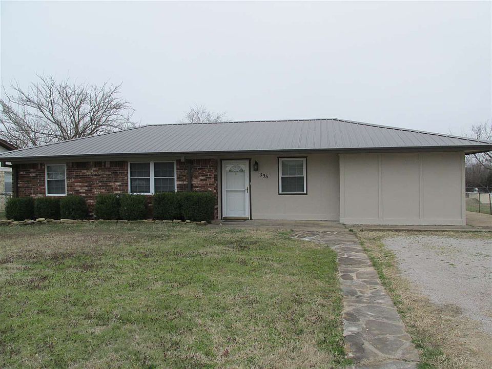1st image of 395 Wisteria St