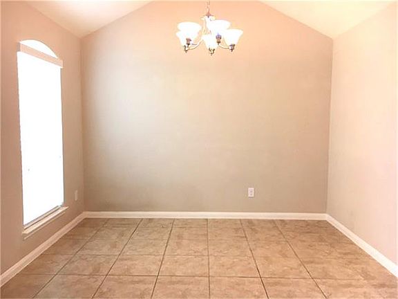 3rd image of 5607 Drumlin Field Way