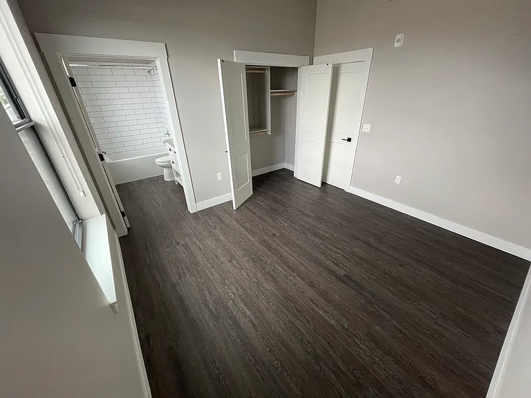 605 N 7th Ave #201 — Photo 8
