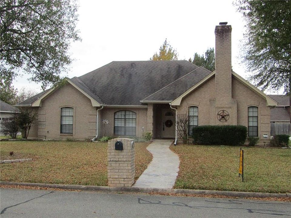 1st image of 1825 N Collegiate Dr