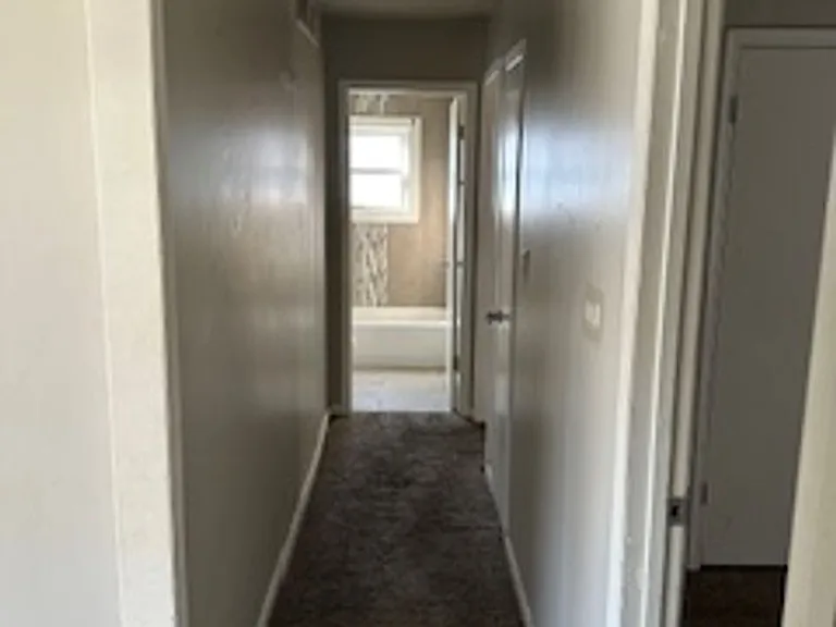 2716 Huntington St — Photo 3