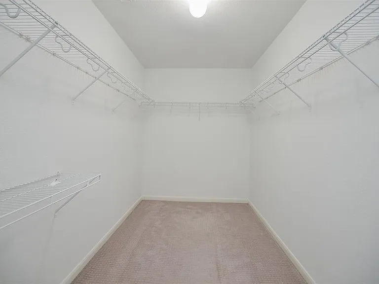 2219 Gable Hollow Ln — Photo 34
