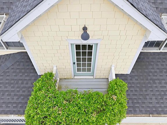 5th image of 800 Meadow Flowers Ave