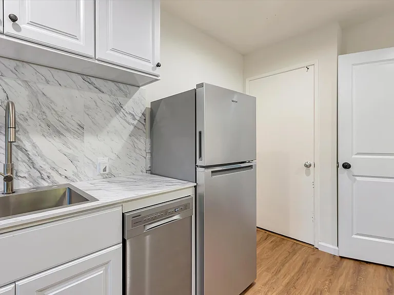 21050 Canyon View Dr — Photo 4