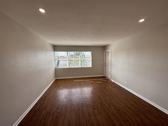 2nd image of 827 3rd St Unit B