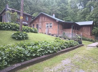 150 Stout Hollow Rd, Hampton, TN 37658