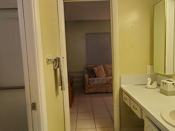 5th image of 2770 Garden Drive #301