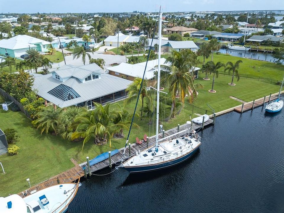 1st image of 1400 SW Albatross Way
