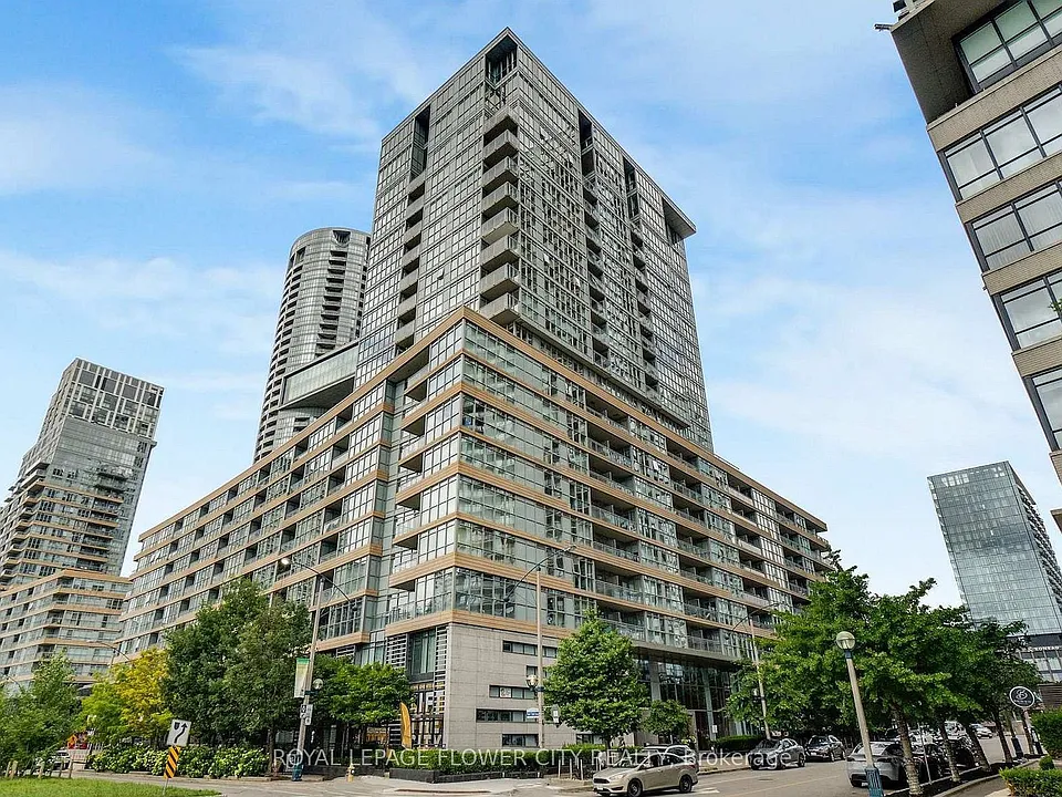 10 Capreol Ct #355