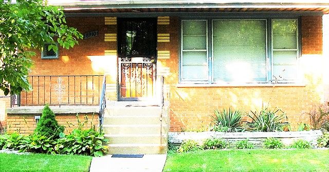 1st image of 8910 S Woodlawn Ave