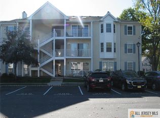 152 Darwin Ln, North Brunswick, NJ 08902