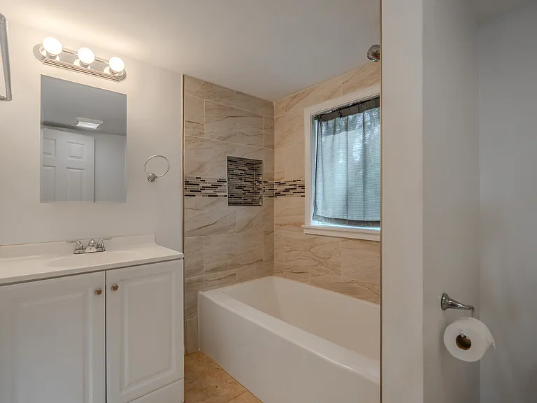 231 Broadway St — Photo 20