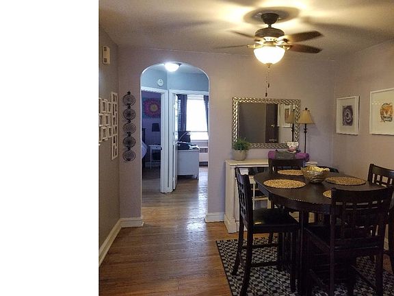 3rd image of 1841 Oakmont St