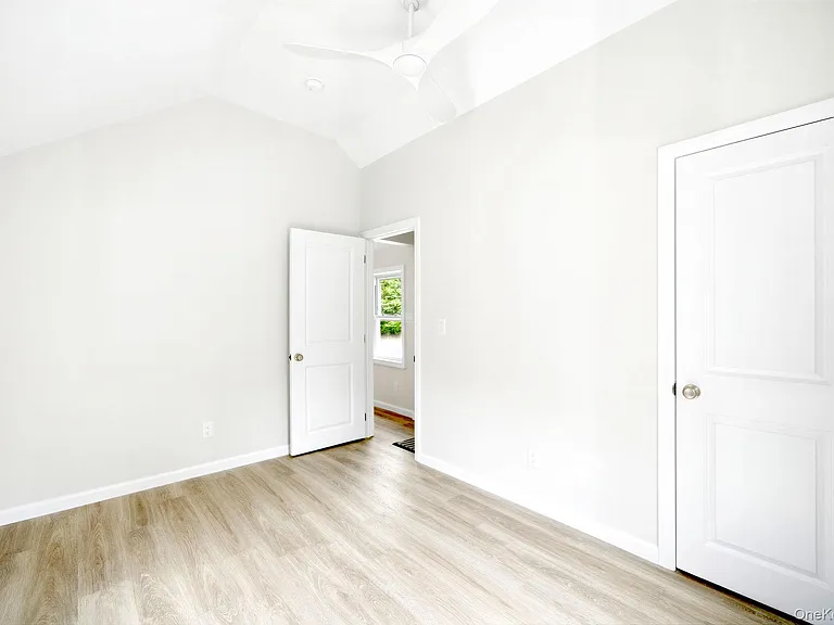 27 Walnut Ave #2 — Photo 14