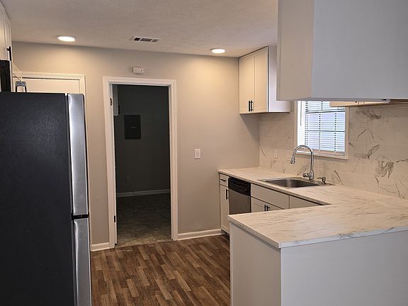 3rd image of 6123 Katherine Rd