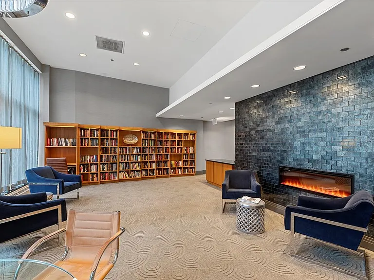 420 E Waterside Dr #1912 — Photo 33