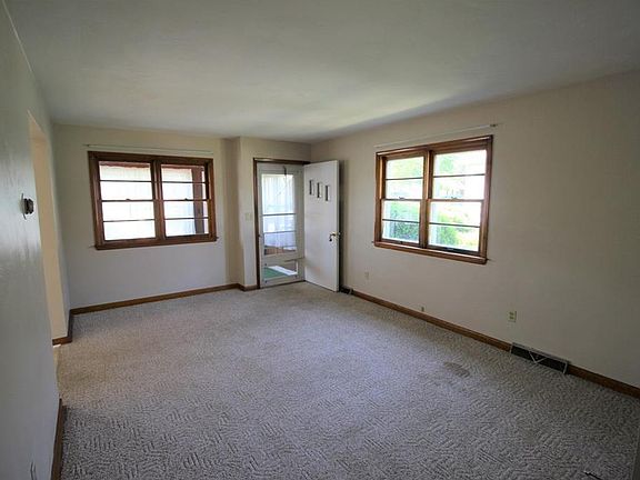 2nd image of 1121 Harrison Ave