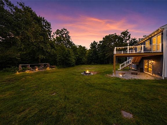 3rd image of 7 Fox Ridge Dr