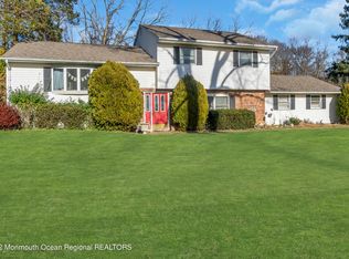 9 Holland Rd, Middletown, NJ 07748