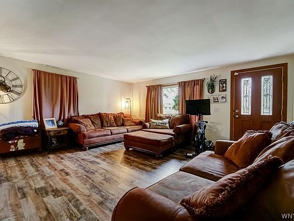 4th image of 309 Emporium Ave
