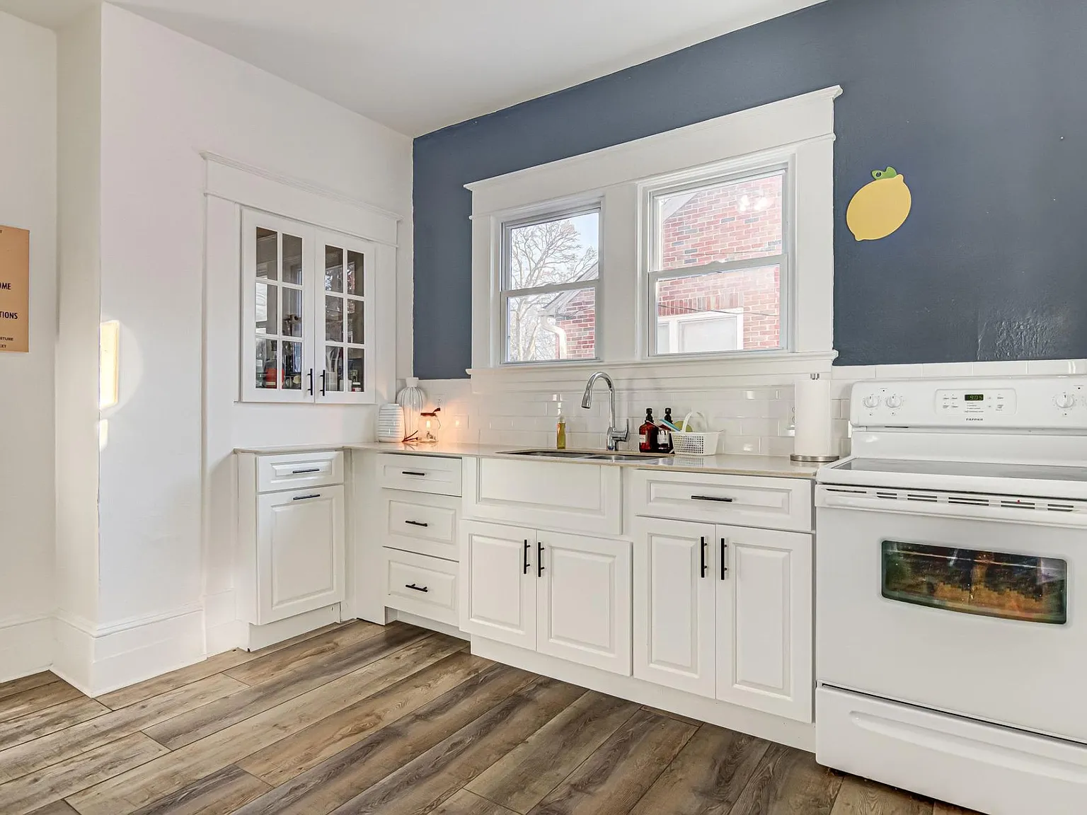 3 bed, 1330 sqft, $1,945 — Photo 3