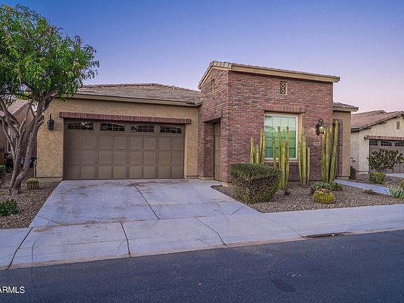 3rd image of 824 E Laddoos Ave