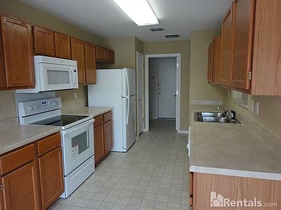 4th image of 10 Coastal Ln