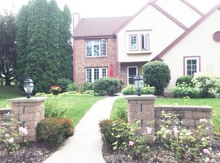 1903 Saratoga Rd, Waukesha, WI 53186