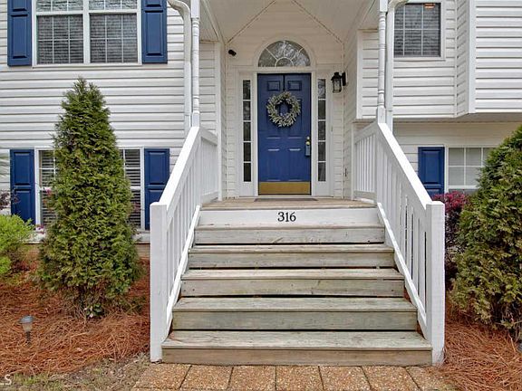 3rd image of 316 Applewood Cir