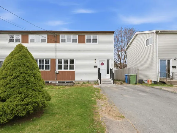 18 Roblea Dr, Dartmouth, NS B2W 1Y7
