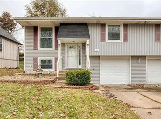 411 NE 90th Ter, Kansas City, MO 64155