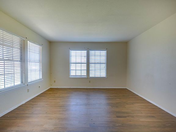 2nd image of 659 Redwood Ave #2c6m9h1mv