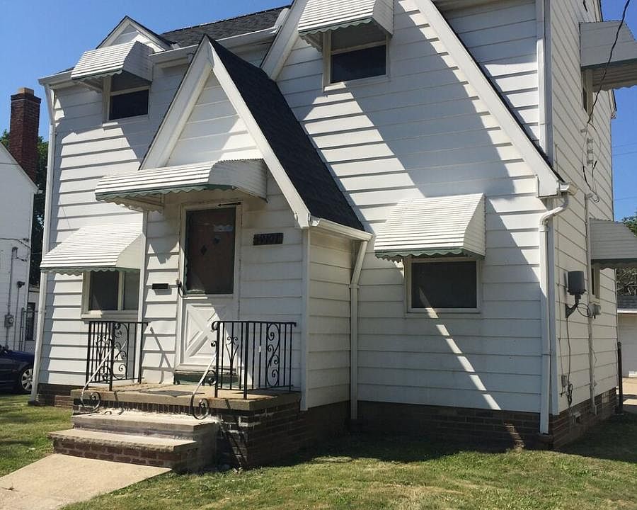 1st image of 19101 Shawnee Ave