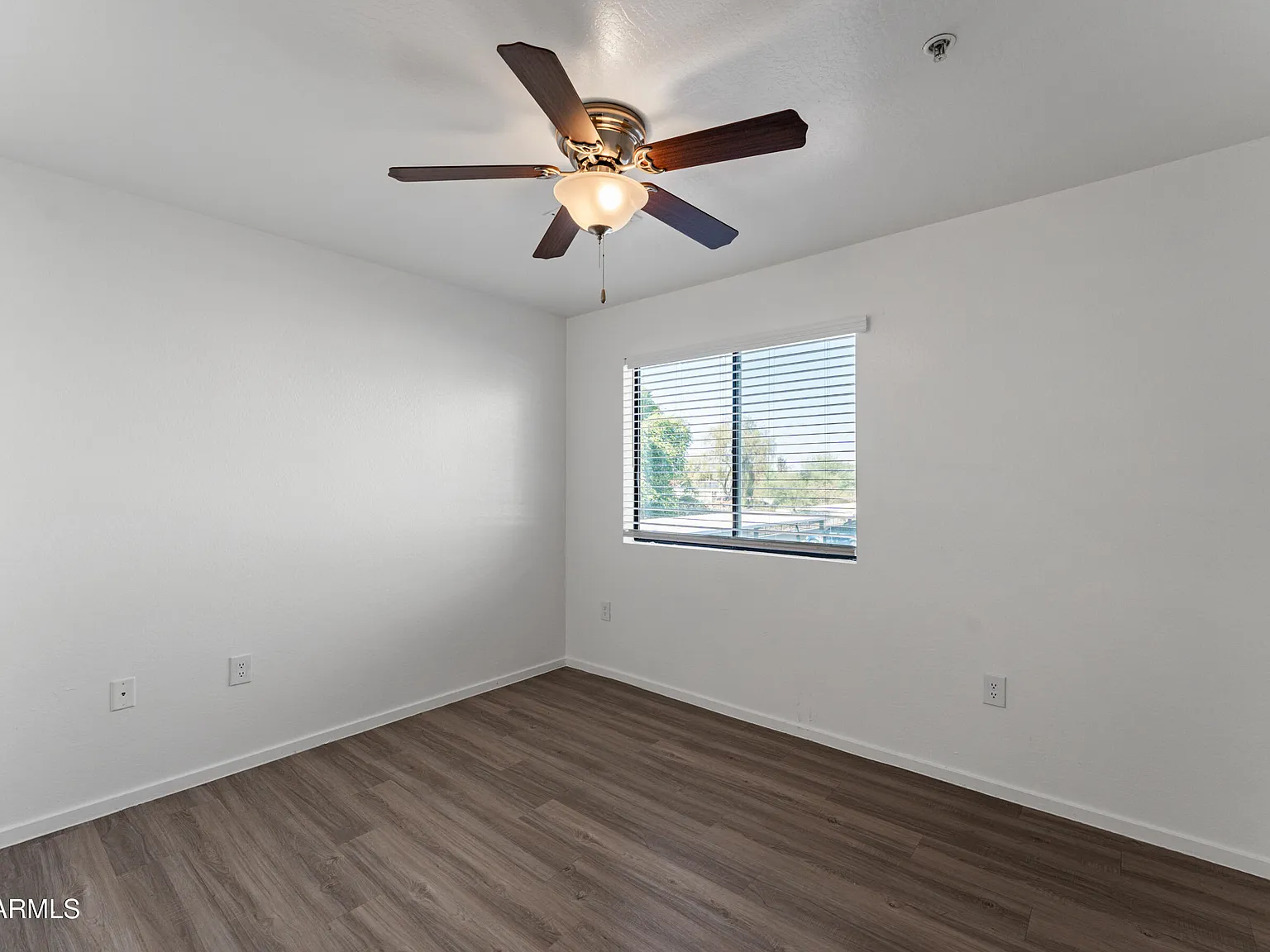 3 bed, 2.0 bath, 1161 sqft, $1,299 — Photo 3