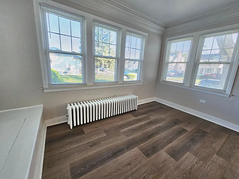 867 Farnham Ave — Photo 7