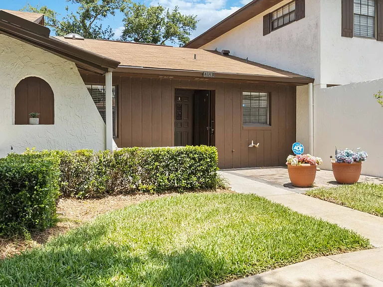 3528 Bay Ct — Photo 3
