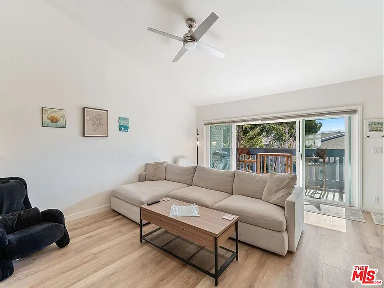 647 S Prospect Ave #202 — Photo 9