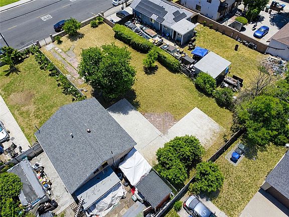 4th image of 949 W Grand Ave