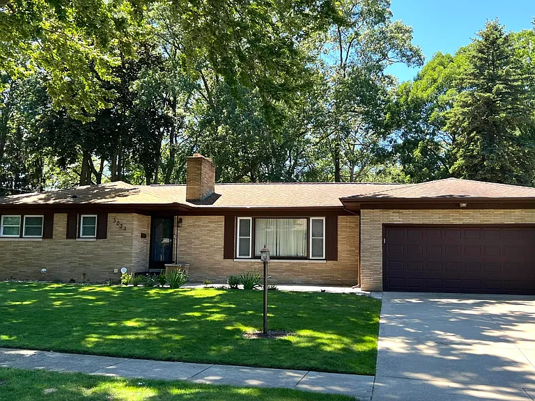 3031 Country Club Dr — Photo 1