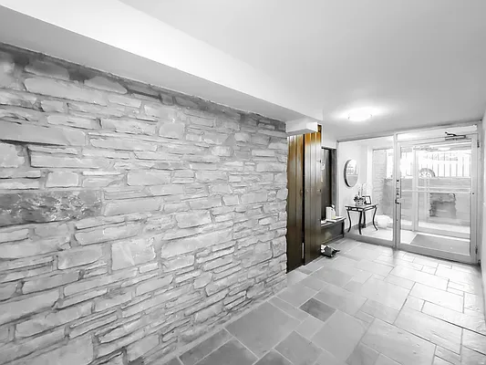 Sold by Metropolitan Property Group | media 13