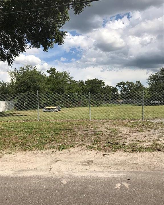 2nd image of 547 Hewett Dr