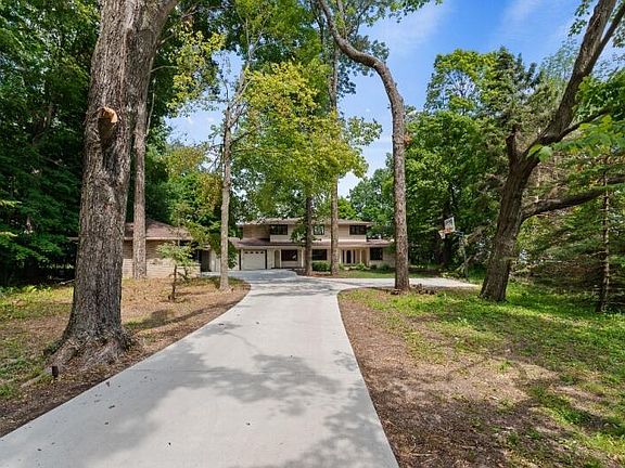 3rd image of 4915 Dennwood Dr
