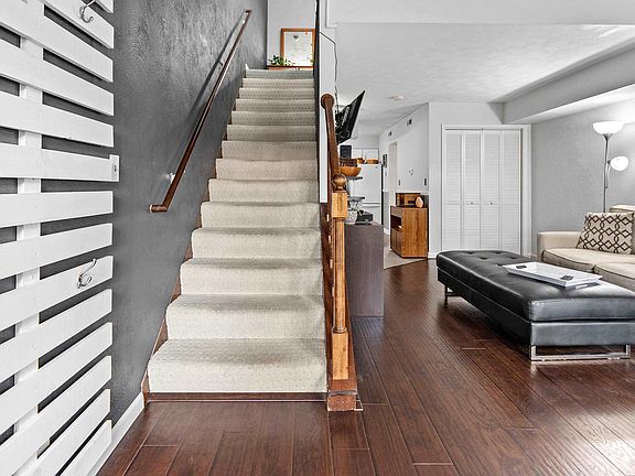 3rd image of 6831 N Frostwood Pkwy #27