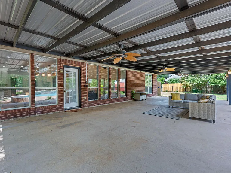 222 Primrose Dr — Photo 36
