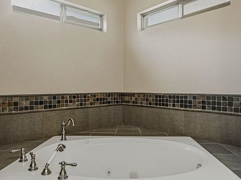 14293 Meadow Lake Ave — Photo 28