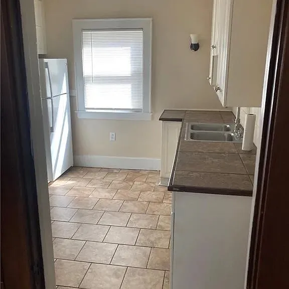 120 Pioneer St — Photo 5