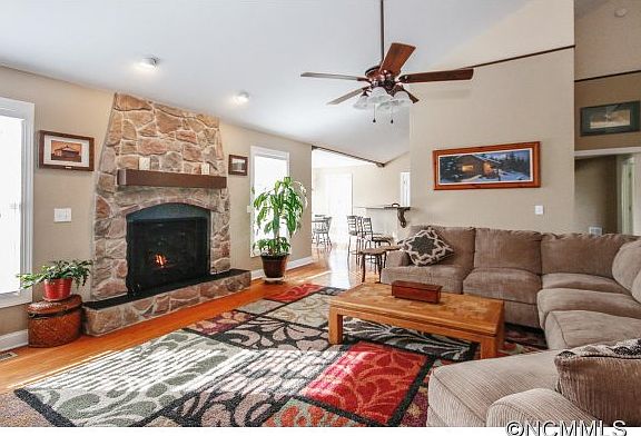 4th image of 143 Lewis Creek Dr