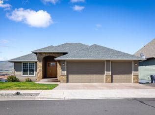 397 Summit Ridge Dr, The Dalles, OR 97058